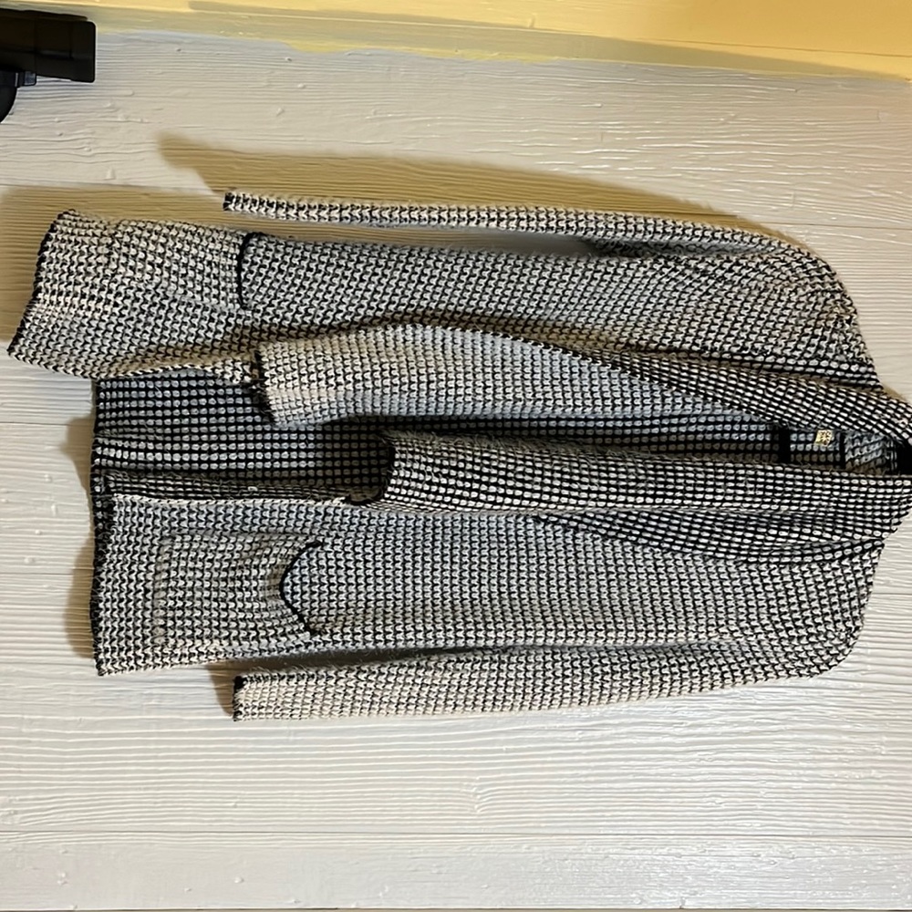 Sweater/cardigan